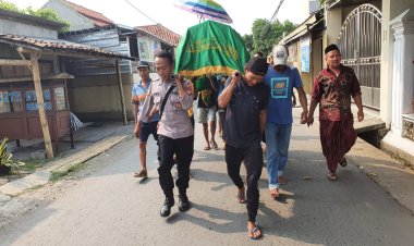 Peduli Dengan Sesama, Bhabinkamtibmas Polsek Pangenan Takziah Kepada Warga