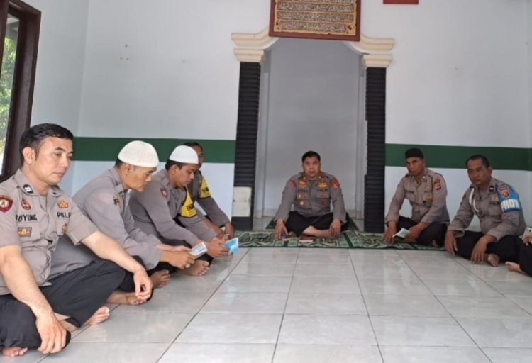 Guna Tingkatkan Keimanan dan Ketaqwaan, Polsek Plered Gelar Binrohtal