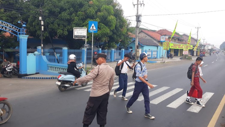 Berikan Pelayanan Prima Kepada Warga,Polsek Plered Gelar Gatur Lalin