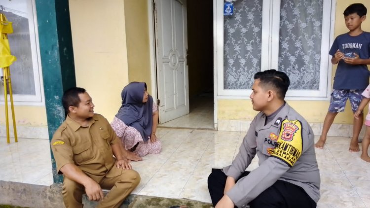 Silaturahmi Dengan Warga, Bhabinkamtibmas Desa Semplak Laksanakan Giat Sambang