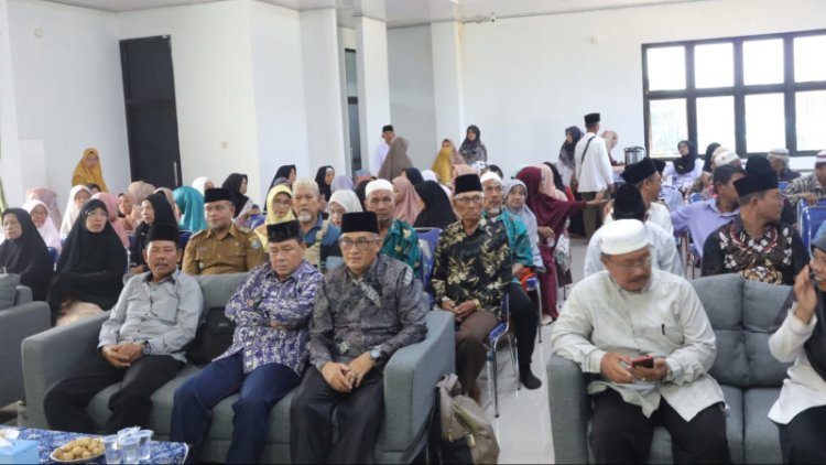 Bupati Lepas Calon Jemaah Haji Kabupaten Kaur