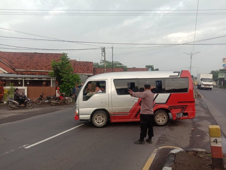 Ciptakan Kamseltibcar Lantas, Polsek Susukan Gelar Gatur Lalin