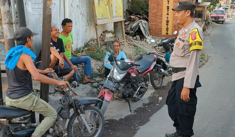 Jaga Kondusifitas Wilayah, Bhabinkamtibmas Polsek Ciwaringin Berikan Penyuluhan