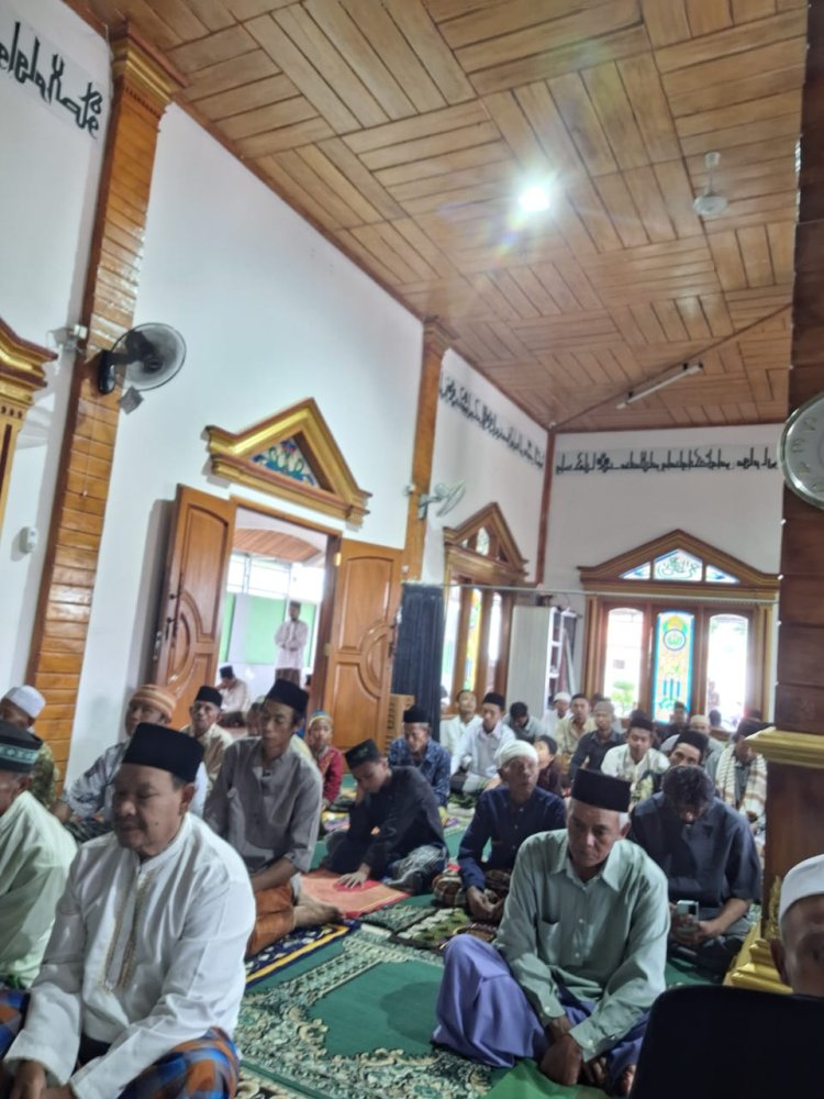 Pererat Silaturahmi, Kapolsek Sedong Laksanakan Jum'at Curhat