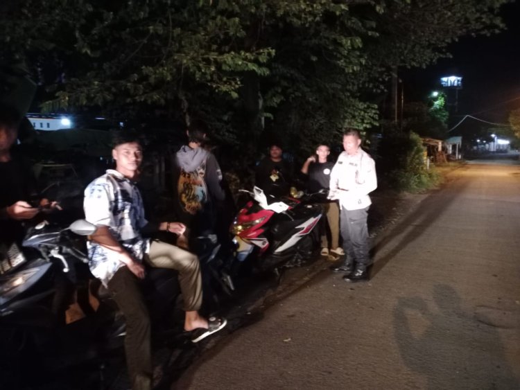 Ciptakan Kamtibmas Aman Kondusif, Polsek Kaliwedi Gelar Patroli Dialogis