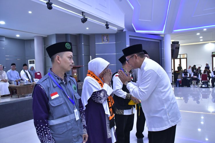 Penjabat Wali Kota Sukabumi Lepas 336 Calon Jemaah Haji