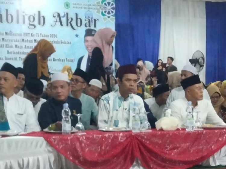 Tabligh Akbar HUT ke 75 Kabupaten Bengkulu Selatan, UAS Tausiyah Soal Generasi Emas