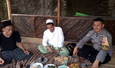 Kerjasama Jaga Wilayah, Bhabinkamtibmas Sambangi Tokoh Masyarakat