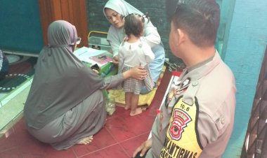 Bhabinkamtibmas Desa Semplak Lakukan Monitoring  Posyandu Lansia dan Balita