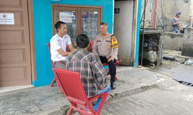 Wujudkan Harkamtibmas Kondusif, Kapolsek Sukaraja Sambangi Warga