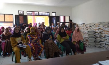 Pemerintah Desa Semplak Salurkan Bantuan Pangan Beras Periode Bulan Juni 2024