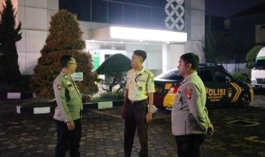 Unit Samapta Polsek Cikole, Tingkatkan Patroli Dialogis Berikan Himbauan Kepada Anggota Satpam