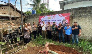 Kapolres Pesawaran Salurkan Bantuan Sumur Bor Pada Masyarakat Desa Sukabanjar
