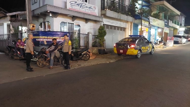 Cegah Gukamtibmas Di Malam Hari Polsek Sukabumi Lakukan Patroli