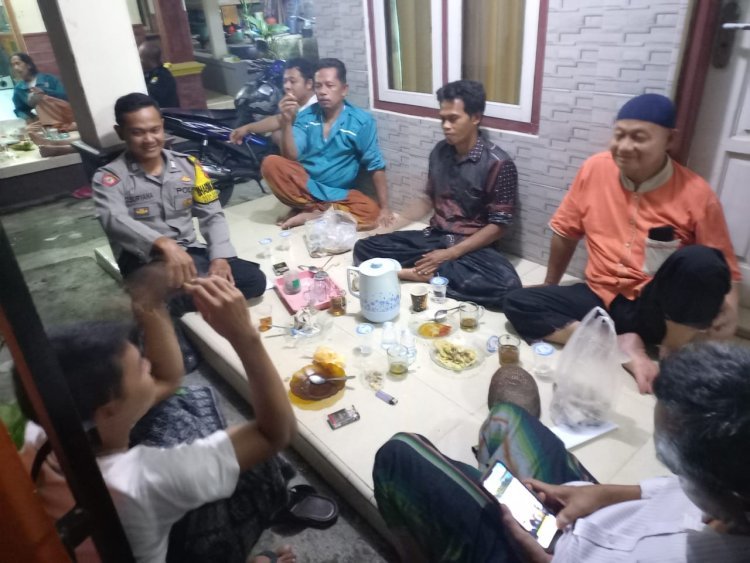 Bhabinkamtibmas Polsek Dukupuntang Polresta Cirebon Sambang Dialogis Warga Desa
