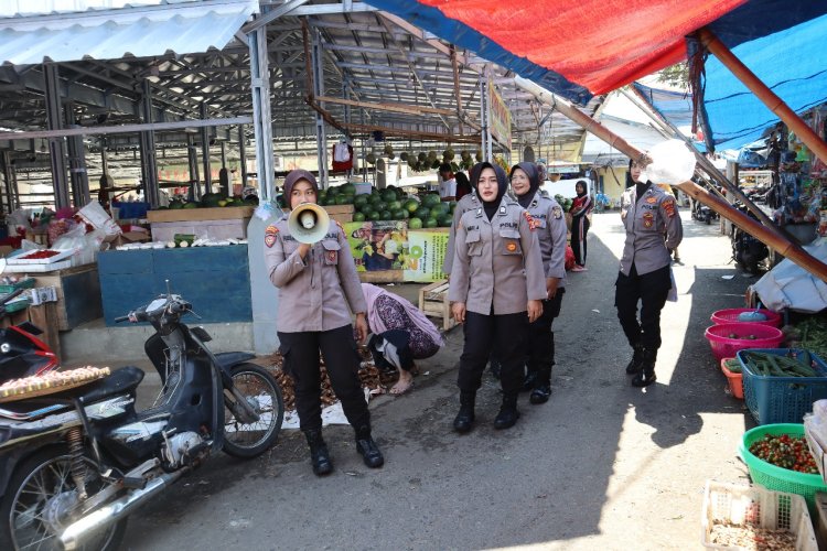 Ciptakan Rasa Aman, Polwan Polres Lampung Selatan Patroli Mobile Saat Shalat Jumat