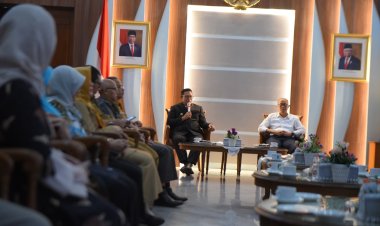 PJ Walikota Sukabumi Lepas PNS Purna Tugas Di Lingkungan Pemkot Sukabumi