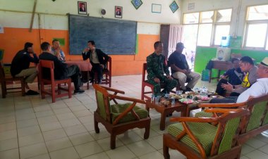 Sinergitas TNI - Polri, Bhabinkamtibmas dan Babinsa Desa Margaluyu Sambangi Warga