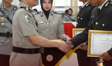 Upacara Yusdisium Siswa Diktukba Polri TA 2024 di SPN Polda Jabar