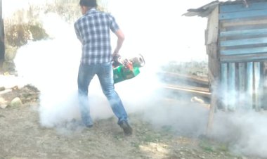 Cegah Penyakit DBD, Puskesmas Padang Guci Hilir Lakukan Fogging Menyeluruh