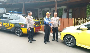 Jalin Kemitraan, Bhabinkamtibmas Polsek Cikole Sambangi Juru Parkir