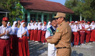 Penjabat Wali Kota Sukabumi Buka MPLS di SMPN 16, Tekankan Pentingnya MPLS Edukatif