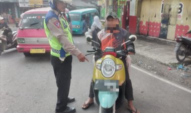 Ops Patuh Lodaya 2024, Anggota Polsek Sukaraja Berikan Teguran Humanis
