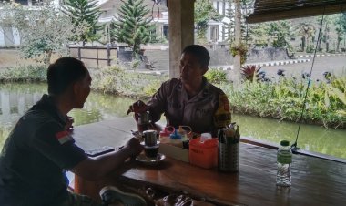 Pelihara Kamtibmas Aman Kondusif, Bhabinkamtibmas Polsek Sukaraja Laksanakan Sambang Kepada Warga