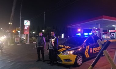 Jaga Harkamtibmas di Wilayah, Polsek Cikole Laksanakan Patroli Biru