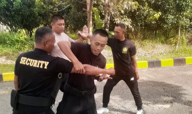 Security SMA Pesantren Unggul Putri 2 Albayan Goalpara Sukabumi, Bekali Keterampilan Dengan Beladiri POLRI
