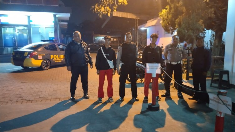 Panit Lantas Polsek Cikole Pimpin Patroli Malam