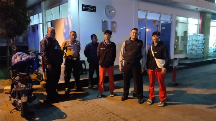 Panit Lantas Polsek Cikole Pimpin Patroli Malam