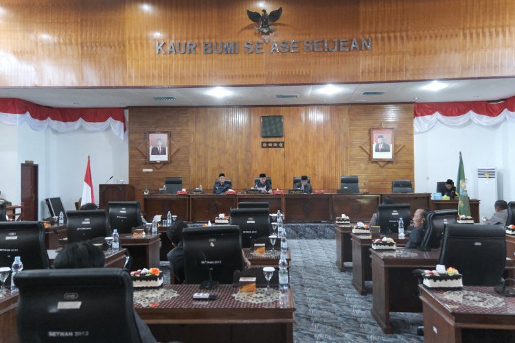 Pemda Kabupaten Kaur Serahkan LPJ APBD TA 2023 Kepada DPRD