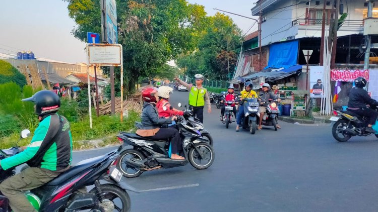 Guna Terciptanya Kamseltibcar Lantas, Polsek Warudoyong Laksanakan Gatur Lalin