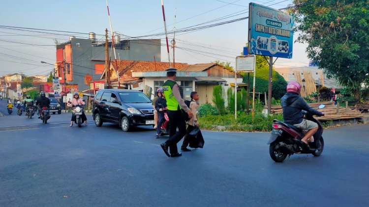 Guna Terciptanya Kamseltibcar Lantas, Polsek Warudoyong Laksanakan Gatur Lalin