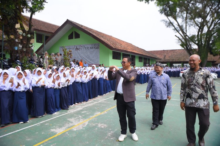 Penjabat Wali Kota Sukabumi Tinjau dan Evaluasi Sarana Pendidikan