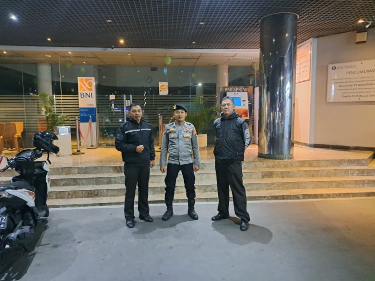 Jaga Kondusifitas Kamtibmas, Polsek Cikole Laksanakan Patroli Malam