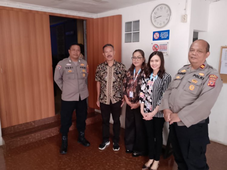 Minggu Kasih, Polsek Cisaat Laksanakan Pengamanan Ibadat Kebaktian di Gereja