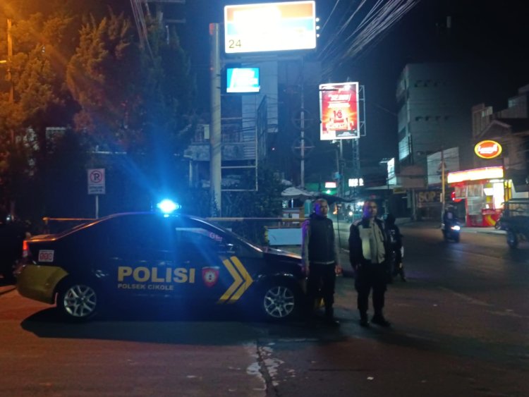 Jaga Harkamtibmas di Wilayah, Polsek Cikole Laksanakan Patroli Biru