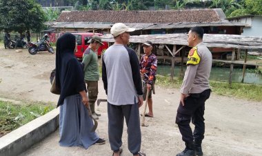 Jalin Silaturahmi, Bhabinkamtibmas Polsek Cikole Laksanakan Sambang Warga