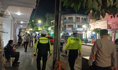 Cegah Kriminalitas,Polsek Cikole Giatkan Patroli Malam