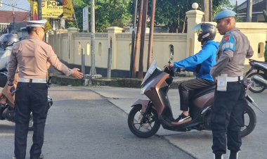 Pelayanan Terbaik Kepada Warga, Polsek Baros Gelar Gatur Lalin