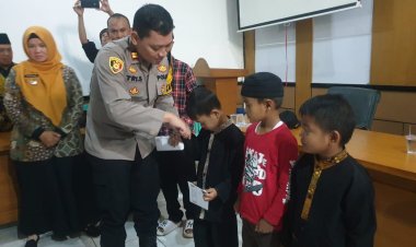 Kapolsek Kebonpedes Hadiri Santunan Anak Yatim dan Pembubaran Kepanitiaan Gebyar Muharam 1446 H