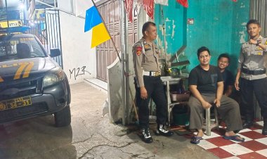 Patroli  Dialogis Malam Hari, Polsek Kebonpedes Sambangi Warga