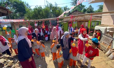 Mahasiswa KKN dan Anak-Anak PAUD Memeriahkan Peringatan HUT Ke-79 RI