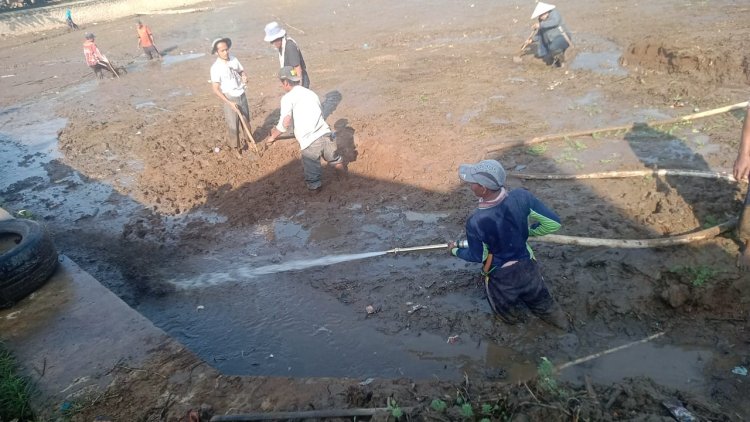 Situ Cijeruk Dibenahi Secara Swakarsa, Warga Desa Sukamekar Gotong Royong Bergiliran