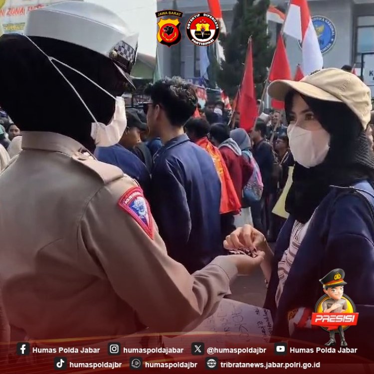 Polres Garut Kawal Aksi Demo Dengan Humanis