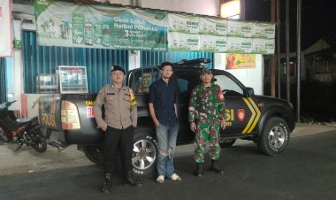 Sinergitas TNI -Polri, Antisipasi Gangguan Kamtibmas Bhabinkamtibmas dan Babinsa Laksanakan Patroli