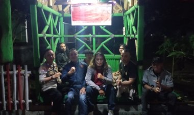 Ciptakan Desa Binaan Kondusif, Bhabinkamtibmas Polsek Kebonpedes Kontrol Satkamling
