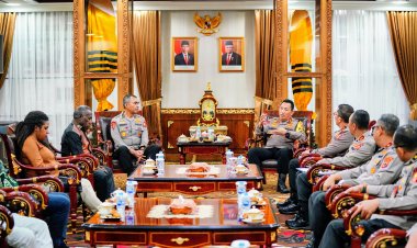 Kapolri Temui Negosiator Pembebasan Pilot Susi Air, Apresiasi Kedepankan Soft Approach